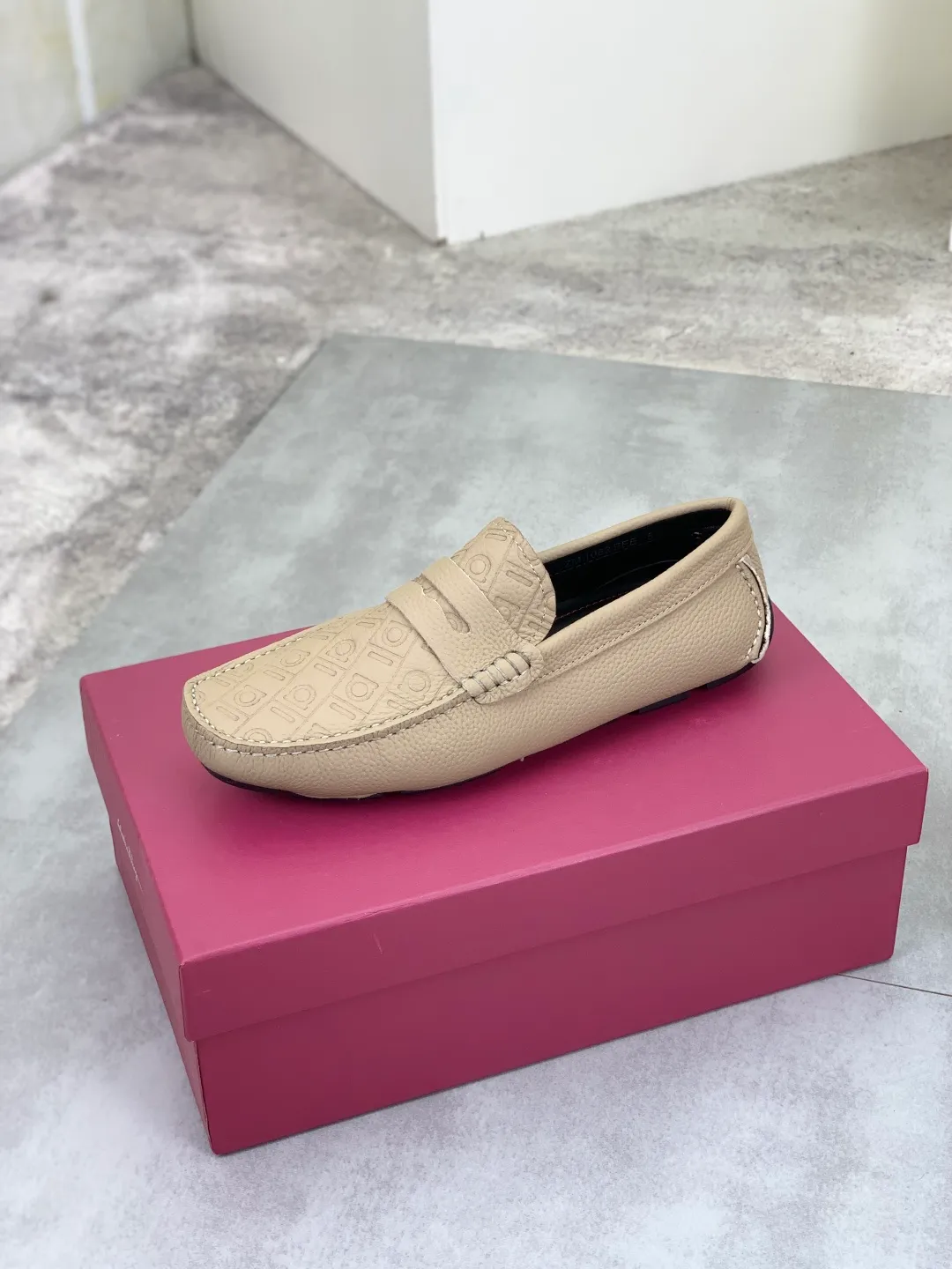 Men's shoes 💰P542 New model, high quality [Ferragamo/Ferragamo] Latest lazy slip-on shoes Original imported calfskin, imported cowhide lining + original luxury metal buckle + original combination outsole Comparison without pressure Code number: 38-45